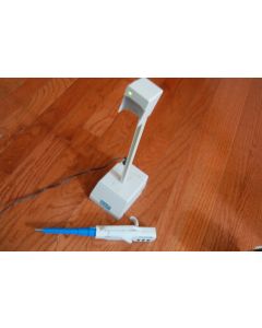 BioHit Proline single channel pipette pipet electronic 1000 ul charger digital
