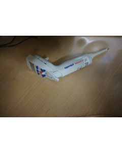Eppendorf Research Pro Electronic single channel Pipette 10 ul ju battery aw