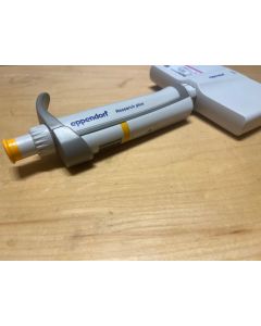 Eppendorf Research plus Pipette multichannel 12 channel 30 300ul adjustable voq