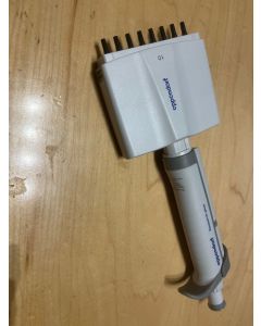 Eppendorf Research plus Pipette multichannel 8 channel 1 10ul adjustable vbn