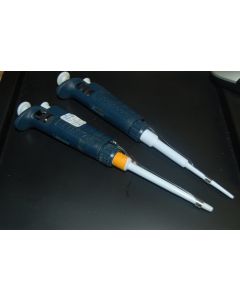 Gilson pipetman pipet pipette P200 200 ul variable volume ejector P20 ol2