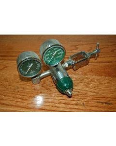 Hudson High Pressure Gas Regulator Valve 122 M 1 gauges 4000 psi 15