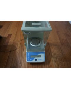 Mettler Toledo digital lab scale AL104 0 1 mg balance analytical delta range