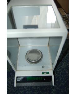 Mettler digital lab scale balance analytical AE200 AE 200 delta range g max 0 1