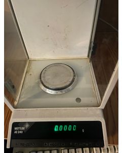 Mettler digital lab scale balance analytical AE240 AE 240 delta range 0 1 mg zx