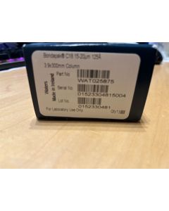 New HPLC column Waters Bondapak C18 15 20  m  3 9 mm X 300 mm WAT025875 seal
