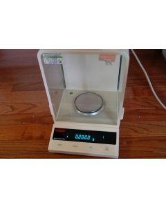 Ohaus AP210 analytical Plus scale Balance delta range 210 g lab laboratory 0 1