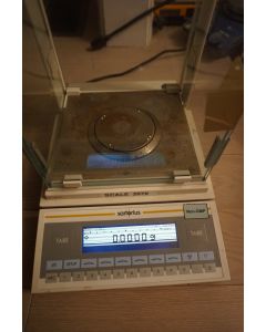 Sartorius analytical lab scale digital balance LA310S delta 0 1 mg LA 310 S
