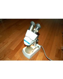 Scienscope Xtx 5c Microscope 4x objective WF10X eyepieces lamp stand