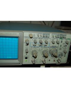 Tetronix Digital Storage Oscilloscope 2211 50 MHz  2 channels  20 MS s
